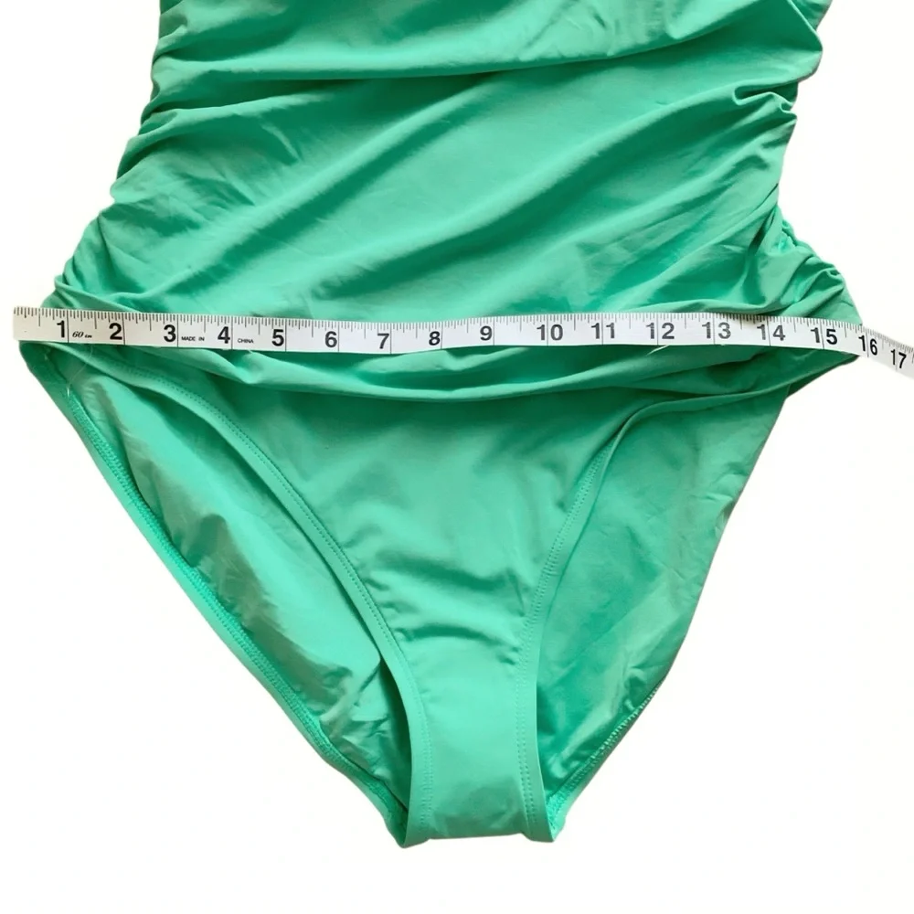 LA BLANCA One Piece Swimsuit! Retail $120 - Picture 4 of 7